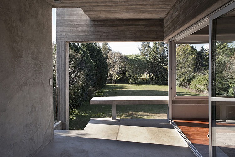 Torcuato House by BAK arquitectos