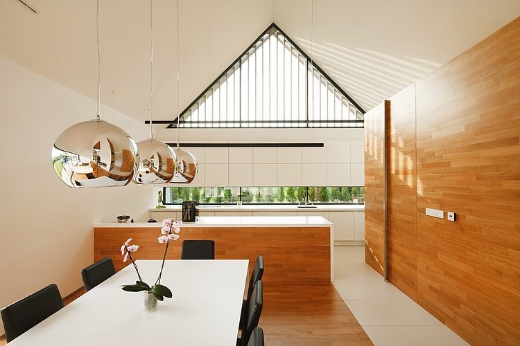 Two Barns House by RS+