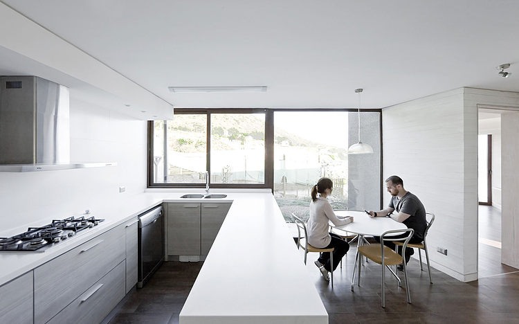 Beach House by LAND Arquitectos