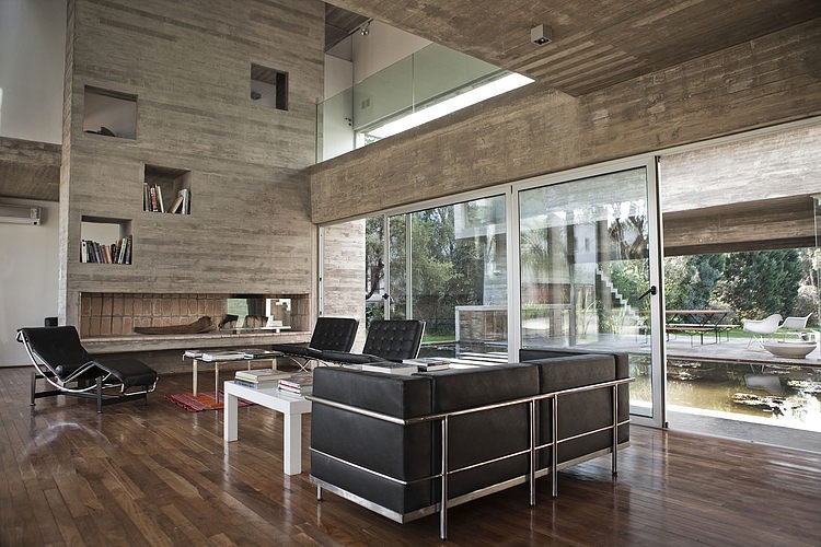 Torcuato House by BAK arquitectos