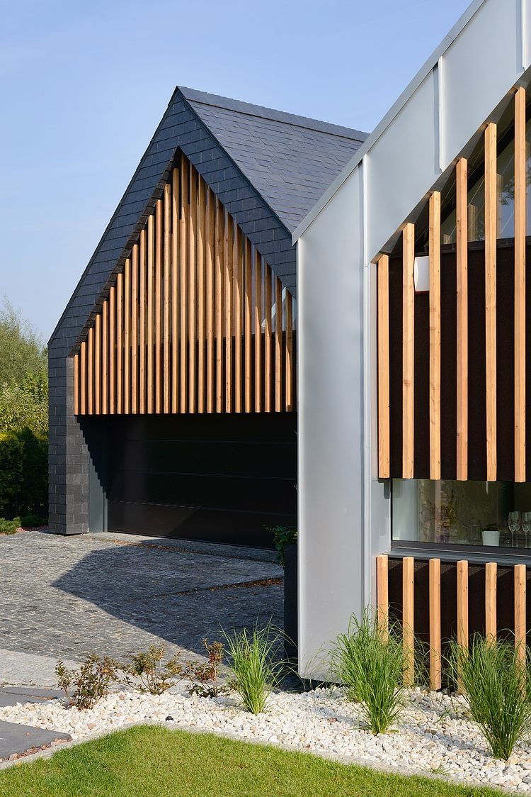 Two Barns House by RS+