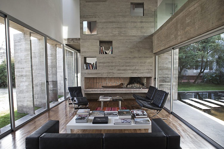 Torcuato House by BAK arquitectos
