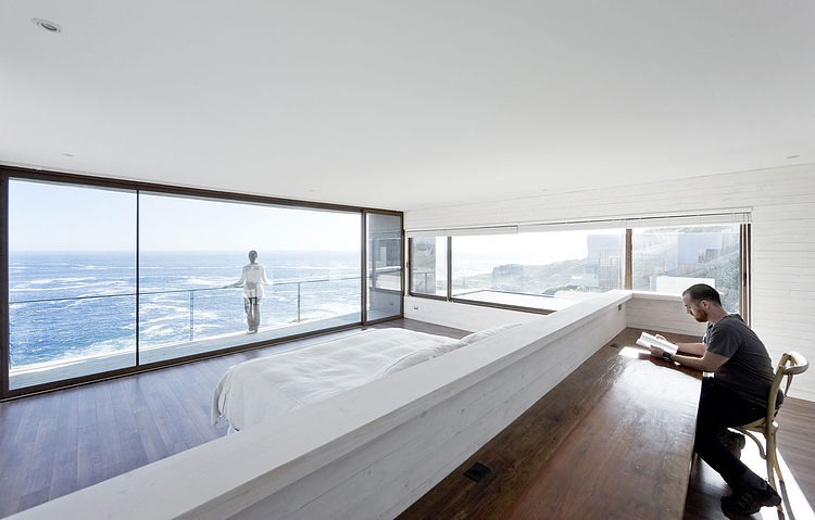 Beach House by LAND Arquitectos