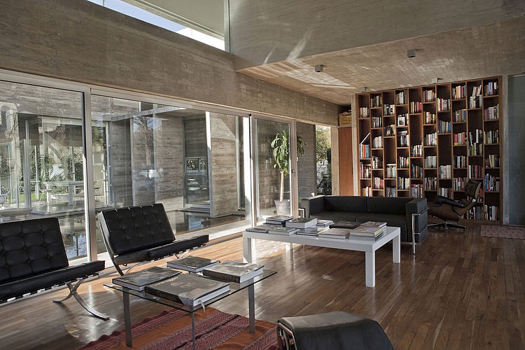 Torcuato House by BAK arquitectos