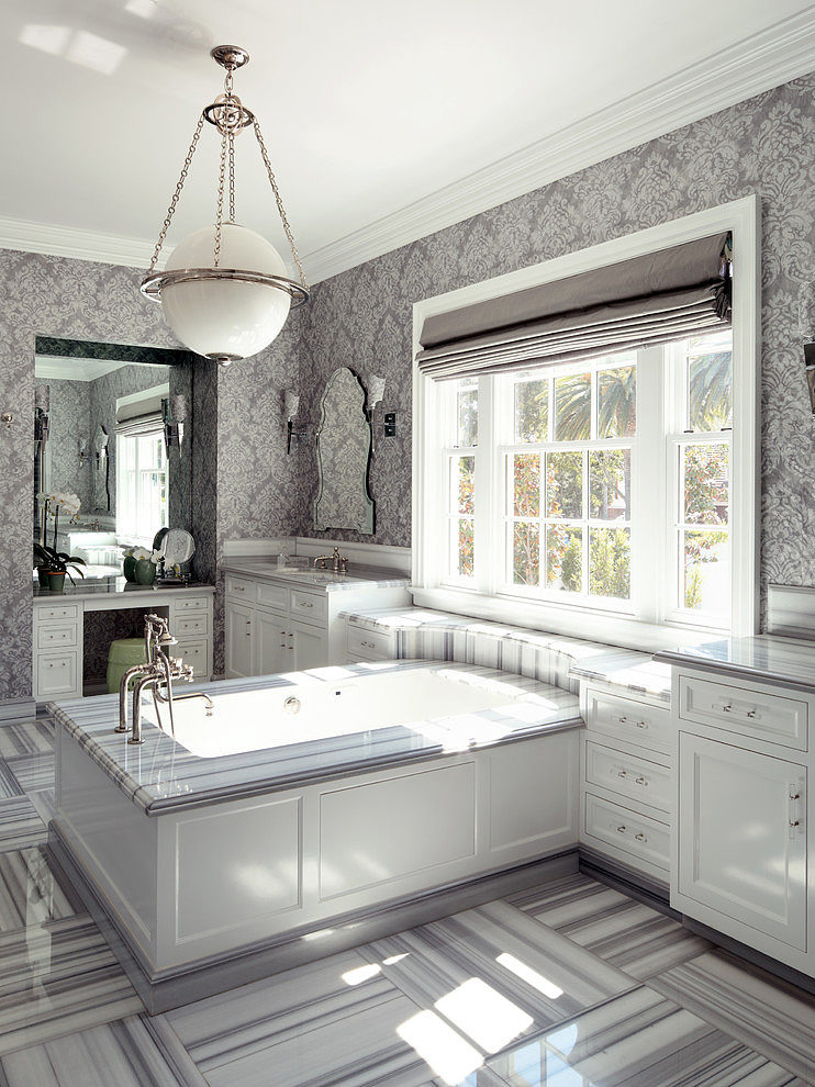 Georgian Home by Gordon Gibson Construction