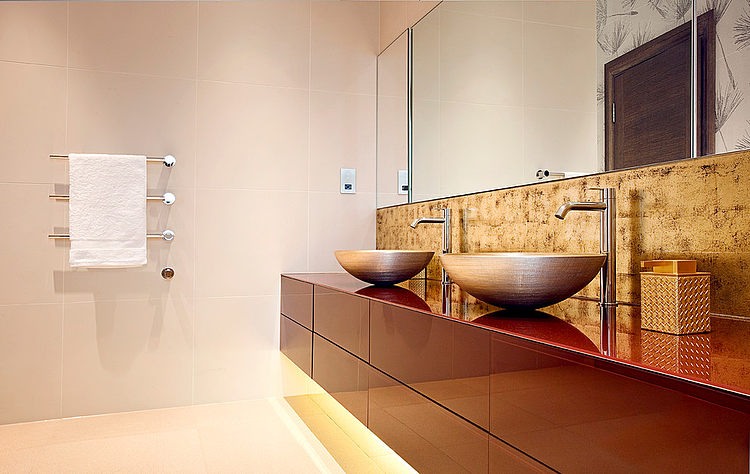 Palace Court by Roselind Wilson Design