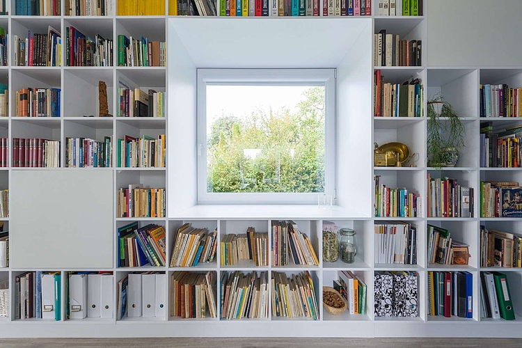 The Long Brick House by Foldes & Co. Architects