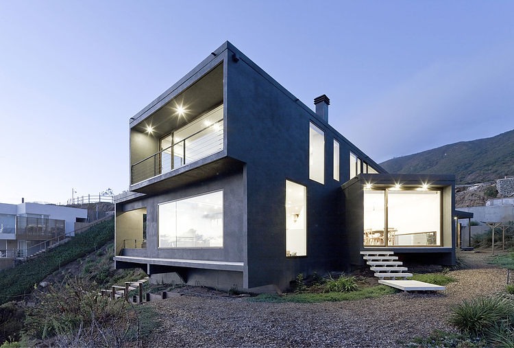 Beach House by LAND Arquitectos