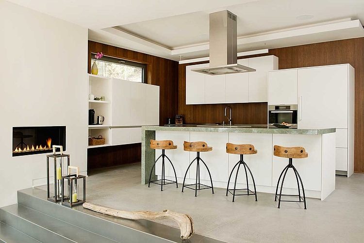 Chalet Lac Gate by Boom Town