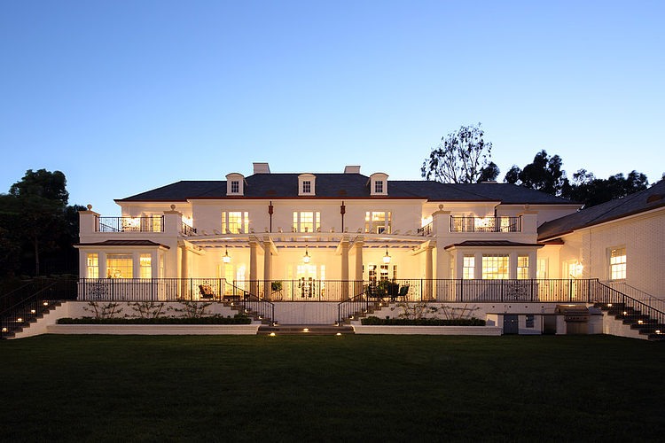 Georgian Home by Gordon Gibson Construction