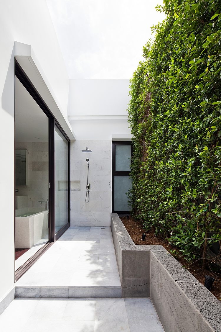 Thao Dien House by MM ++ Architects