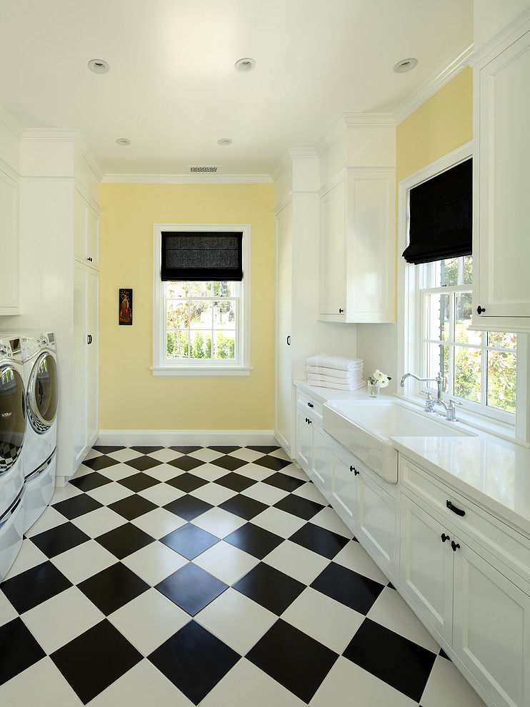 Georgian Home by Gordon Gibson Construction