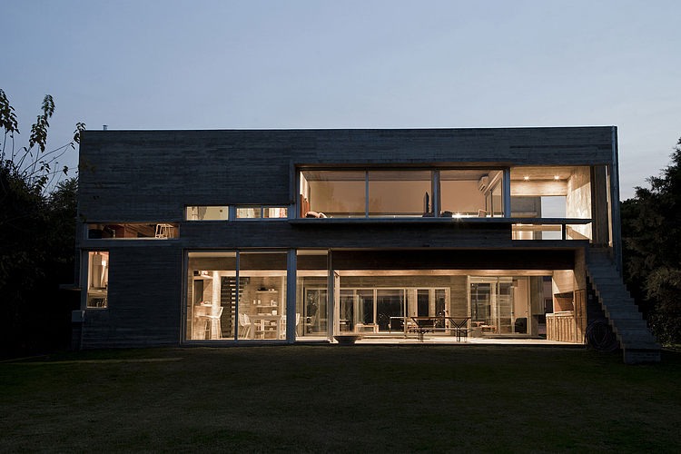 Torcuato House by BAK arquitectos