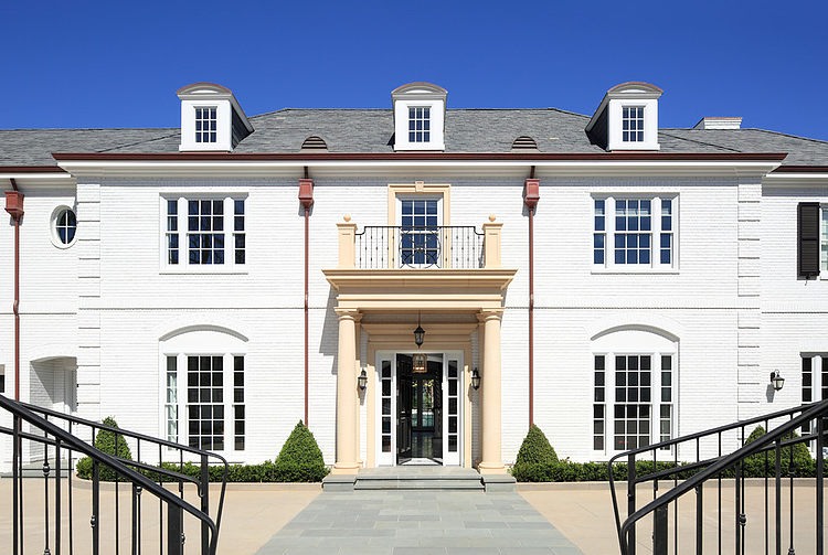 Georgian Home by Gordon Gibson Construction
