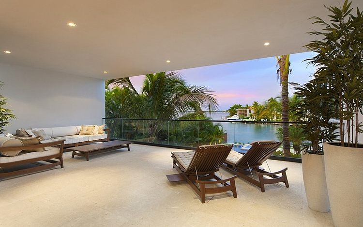 Miami Beach Residence by New Stone Age