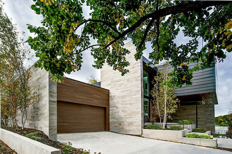 Modern Riverfront Residence by dSPACE Studio