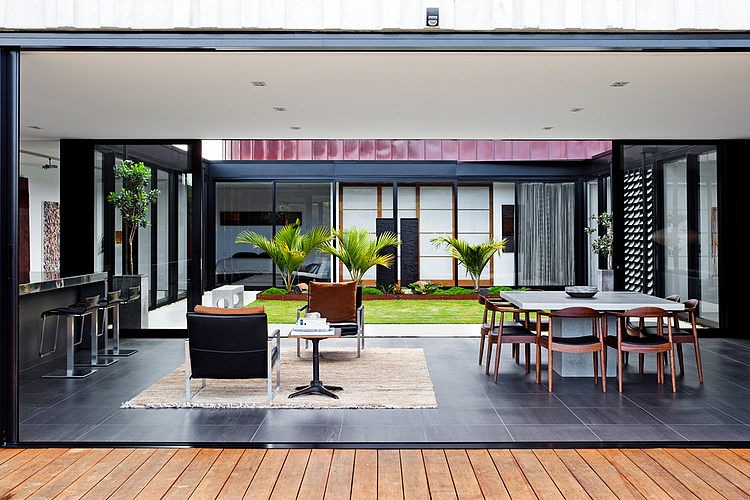 Omaha Gallery House by Ponting Fitzgerald
