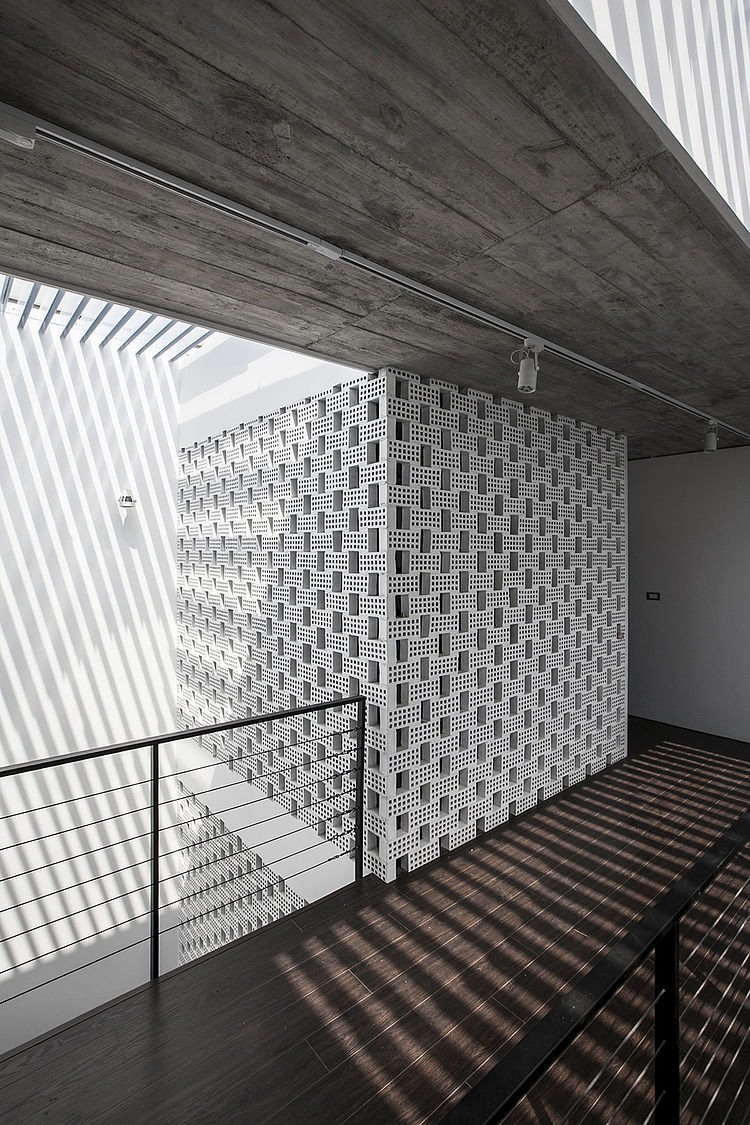 7×18 by AHL Architects Associates