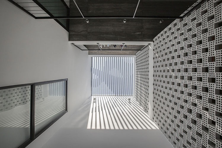 7×18 by AHL Architects Associates