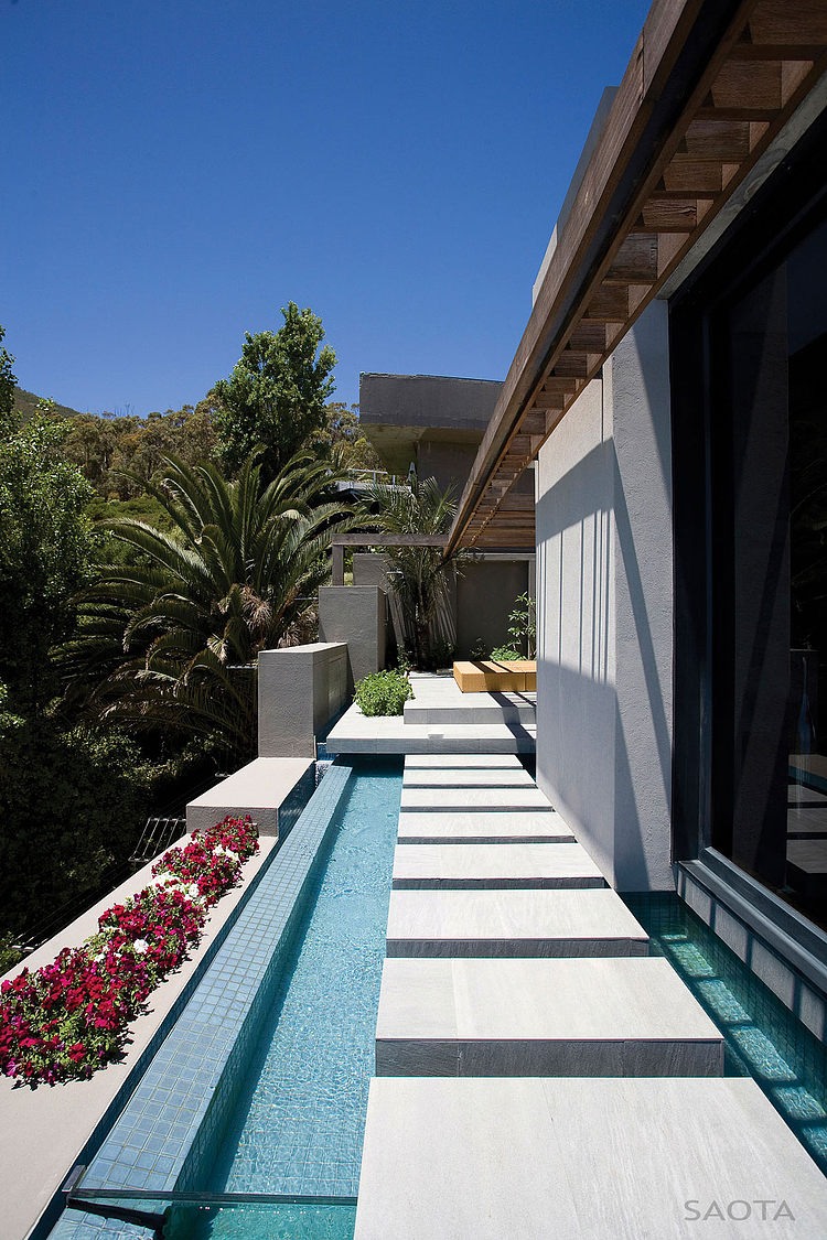 Kloof 151 by SAOTA