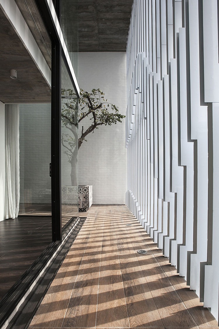 7×18 by AHL Architects Associates