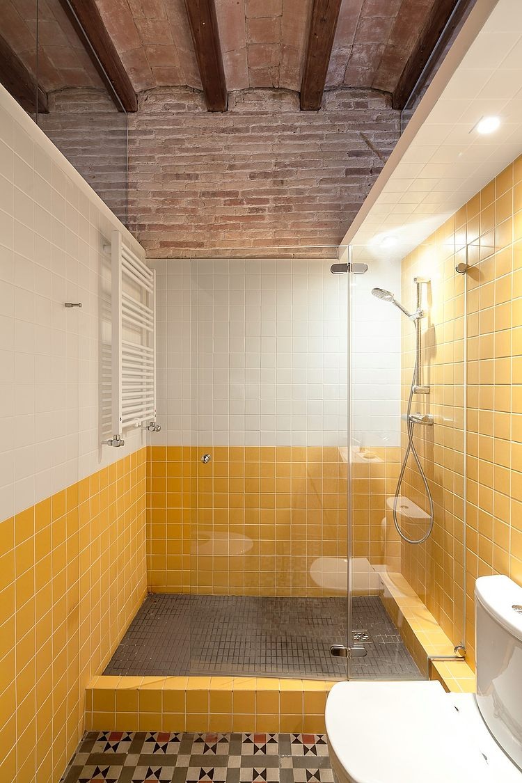 Writer's Apartment by Sergi Pons Architects