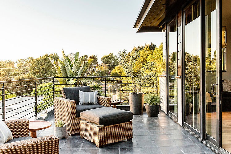 Manhattan Beach House by DISC Interiors