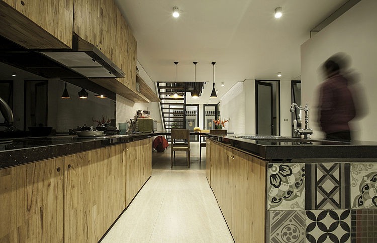 7×18 by AHL Architects Associates