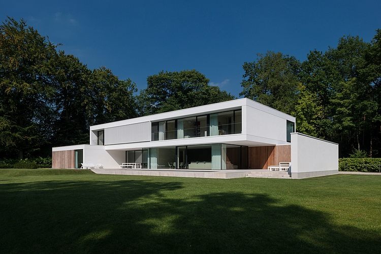 HS Residence by Cubyc Architects
