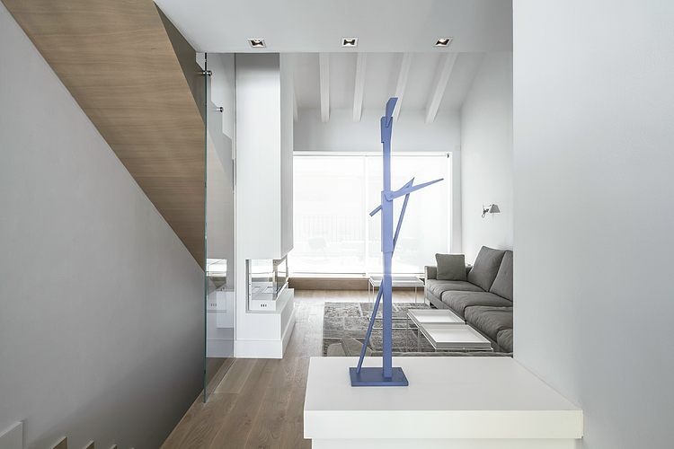 Penthouse in Valencia by Hernández Arquitectos