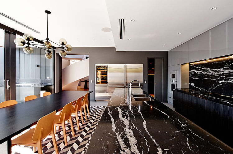 White House by In2