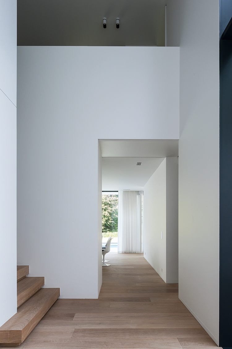 HS Residence by Cubyc Architects