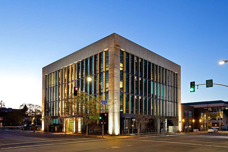 Loft in San Diego by Hawkins + Hawkins Architects