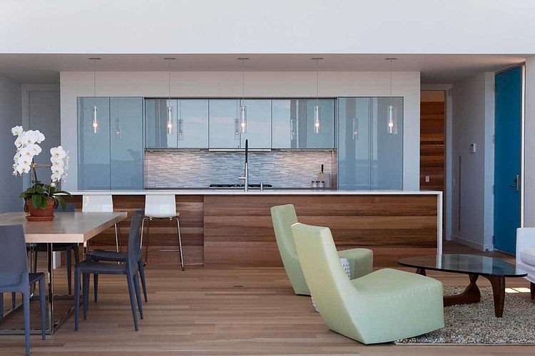 Vacation Home by Naiztat + Ham Architects