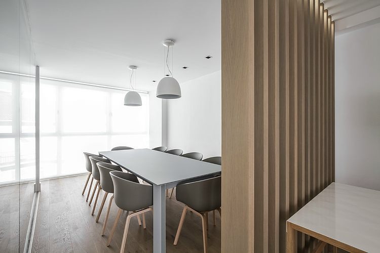 Penthouse in Valencia by Hernández Arquitectos