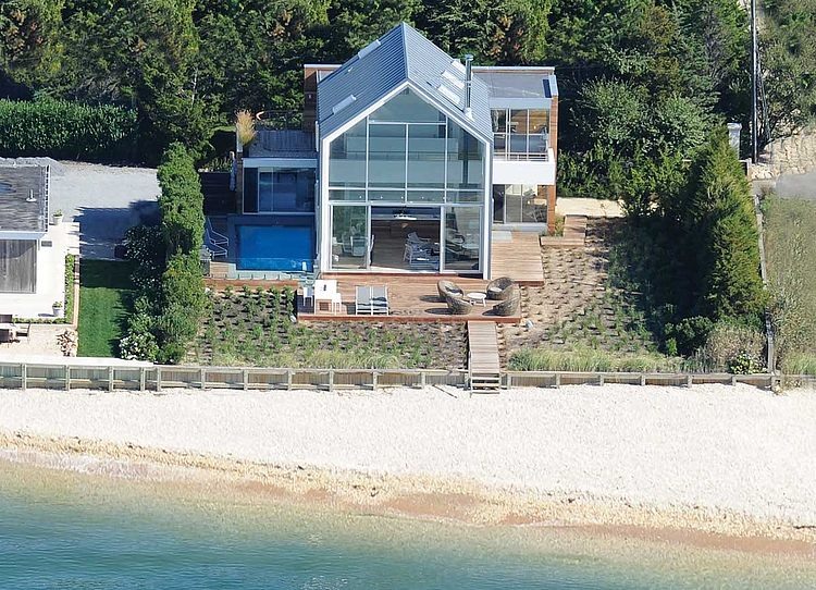 Vacation Home by Naiztat + Ham Architects