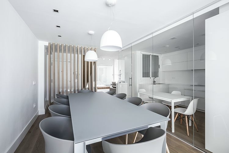 Penthouse in Valencia by Hernández Arquitectos