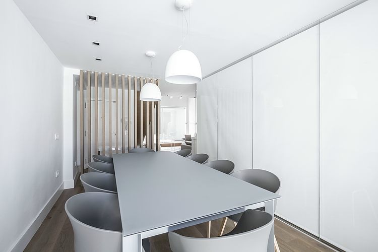 Penthouse in Valencia by Hernández Arquitectos