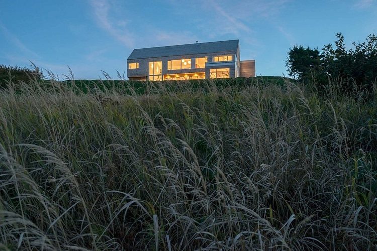 Harbour Heights Home by Omar Gandhi Architect