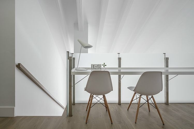 Penthouse in Valencia by Hernández Arquitectos