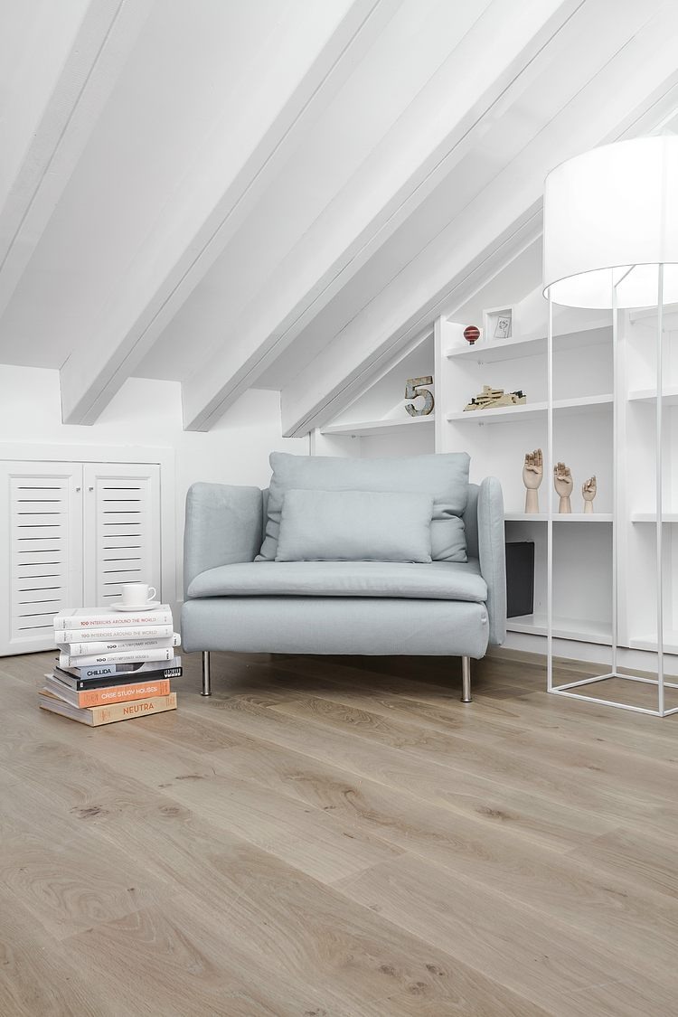 Penthouse in Valencia by Hernández Arquitectos