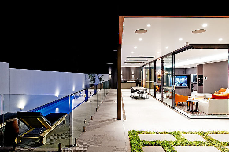 White House by In2