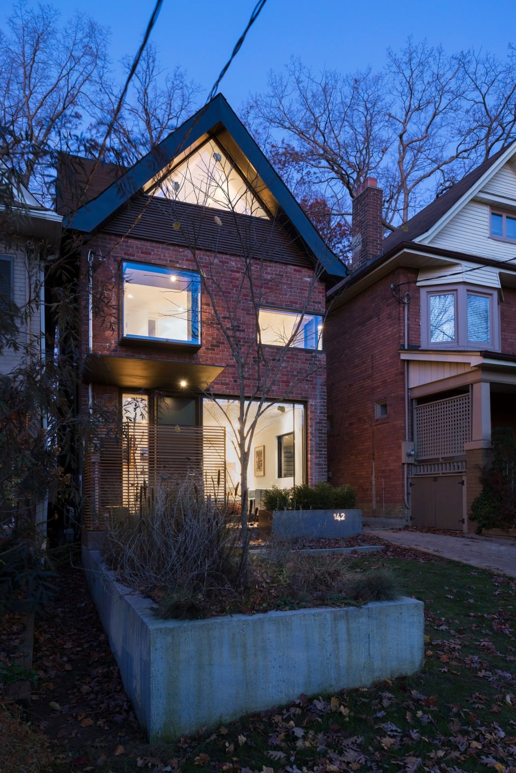 142 Kenilworth by Johnson Chou Studio - 10