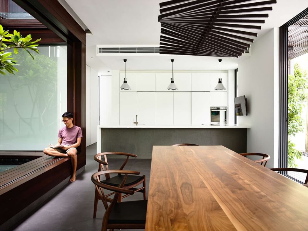 Vertical Court by HYLA Architects - 3