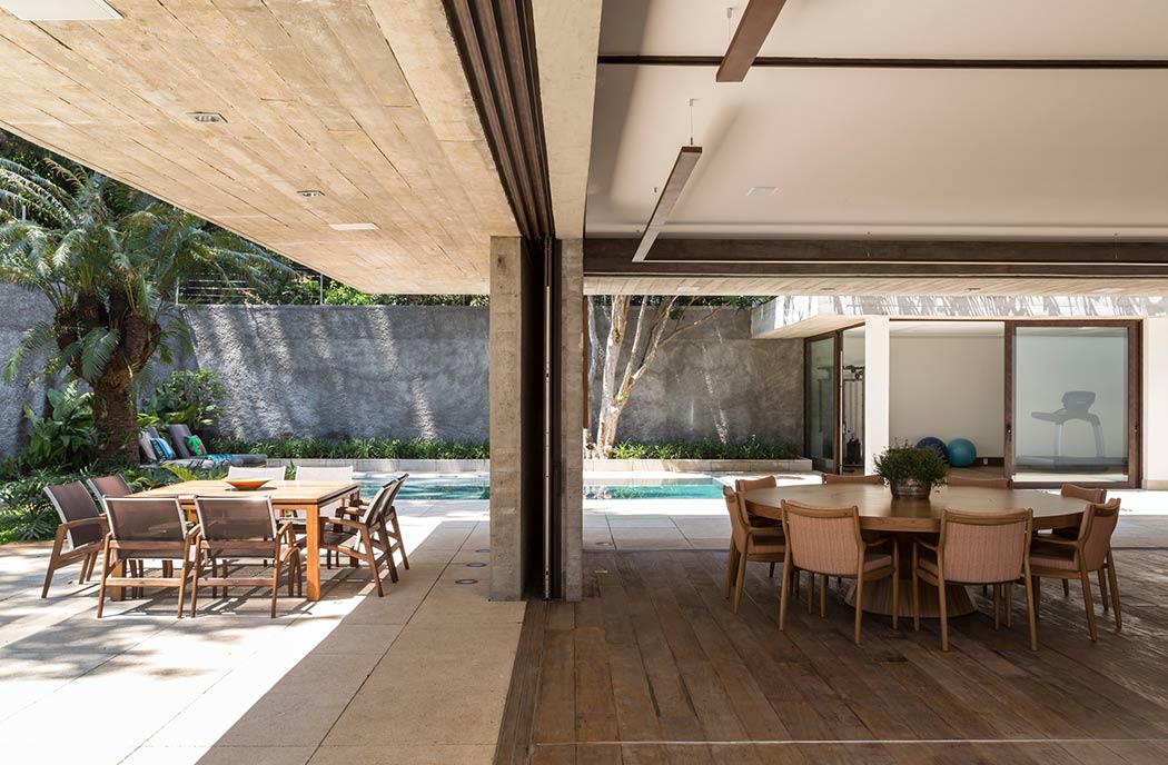 MO Residence by Reinach Mendonça Arquitetos - 2