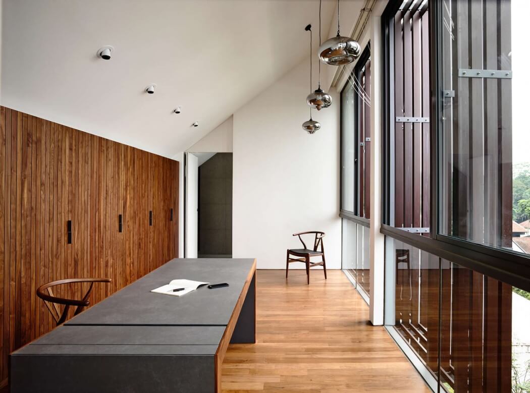 Vertical Court by HYLA Architects - 5