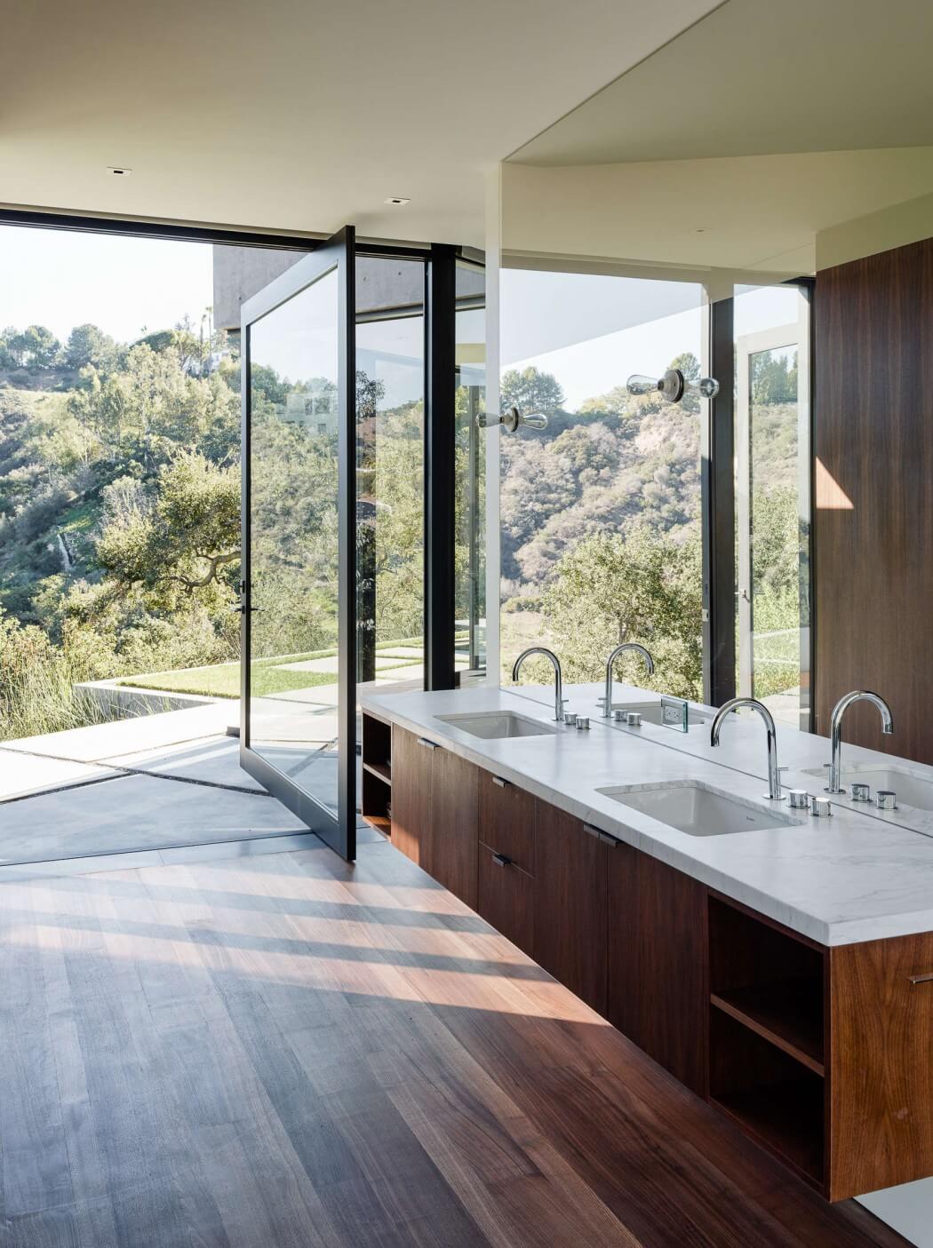Oak Pass House by Walker Workshop - 12