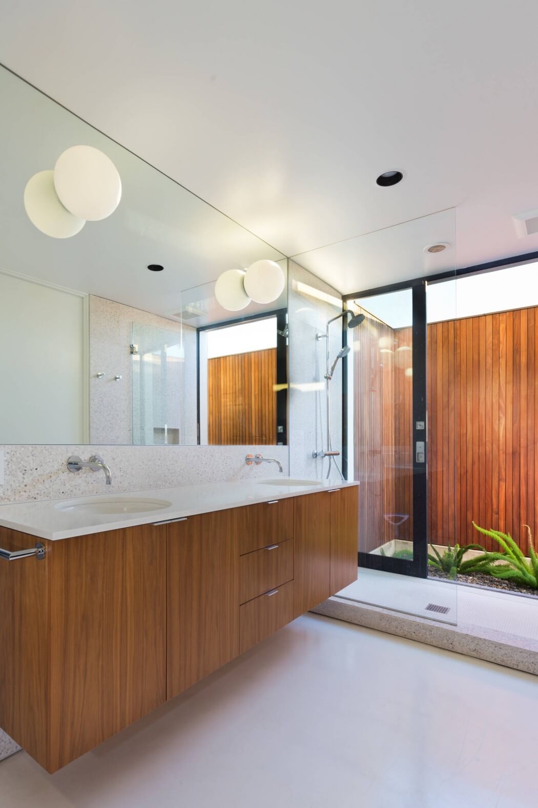 Henbest Residence by Robert Sweet - 13