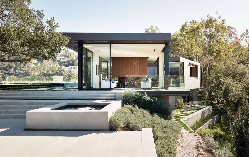 Oak Pass House by Walker Workshop - 2