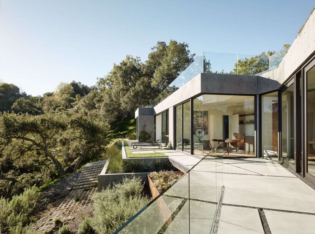 Oak Pass House by Walker Workshop - 4